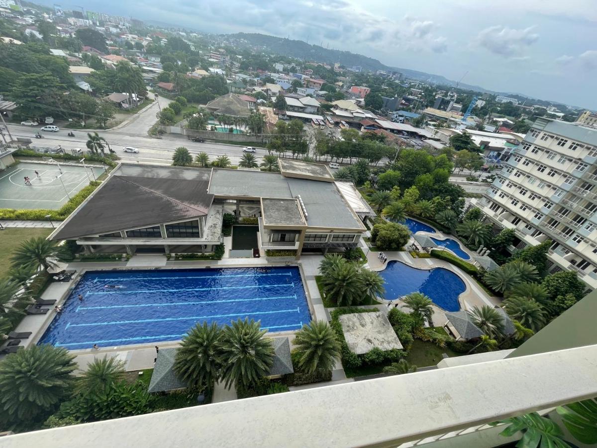 Verdon Parc Condo Davao City Exteriör bild